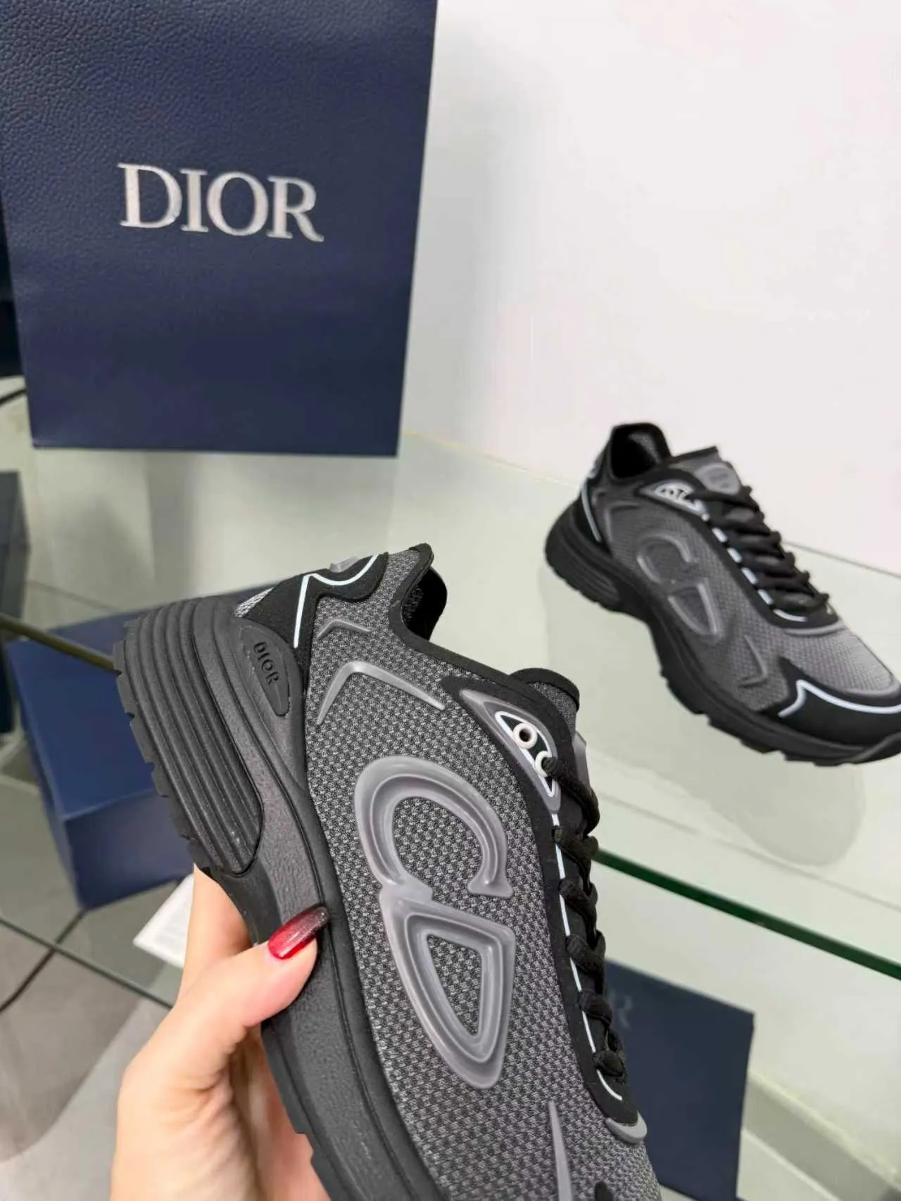Men's men's shoes pP560! DIOR#B30 COUNTDOWN TECH shoes 1. Inspired by lighter running shoes this season 2. Made of multi-layer transparent nylon upper, full of futuristic feel 3. CD30 rubber logo on the tongue/heel to highlight the brand style 4. Equipped with ultra-light foam midsole for the ultimate comfortable wearing experience 5. The entire series uses WELDED (seamless bonding) technology to ensure durability and lightness 6. Full-size dopamine color matching, perfect choice for couples shoes😜